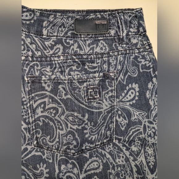 Liz Claiborne stretch slim leg jeans 10 paisley print - Picture 2 of 8